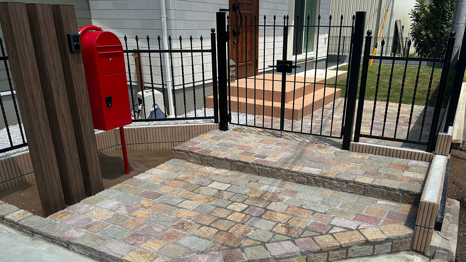 外構工事された住居